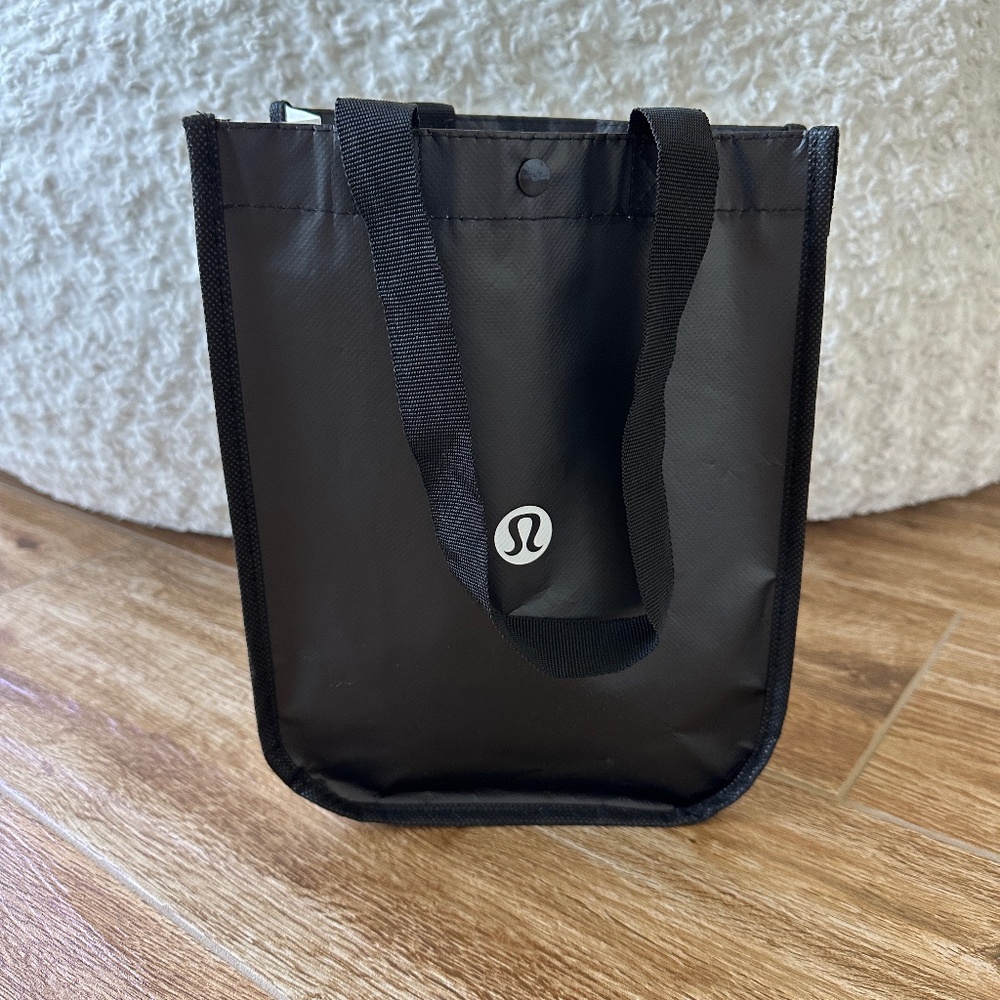 NEW Lululemon black and white small Reusable Shopping Tote Bag Snap Button